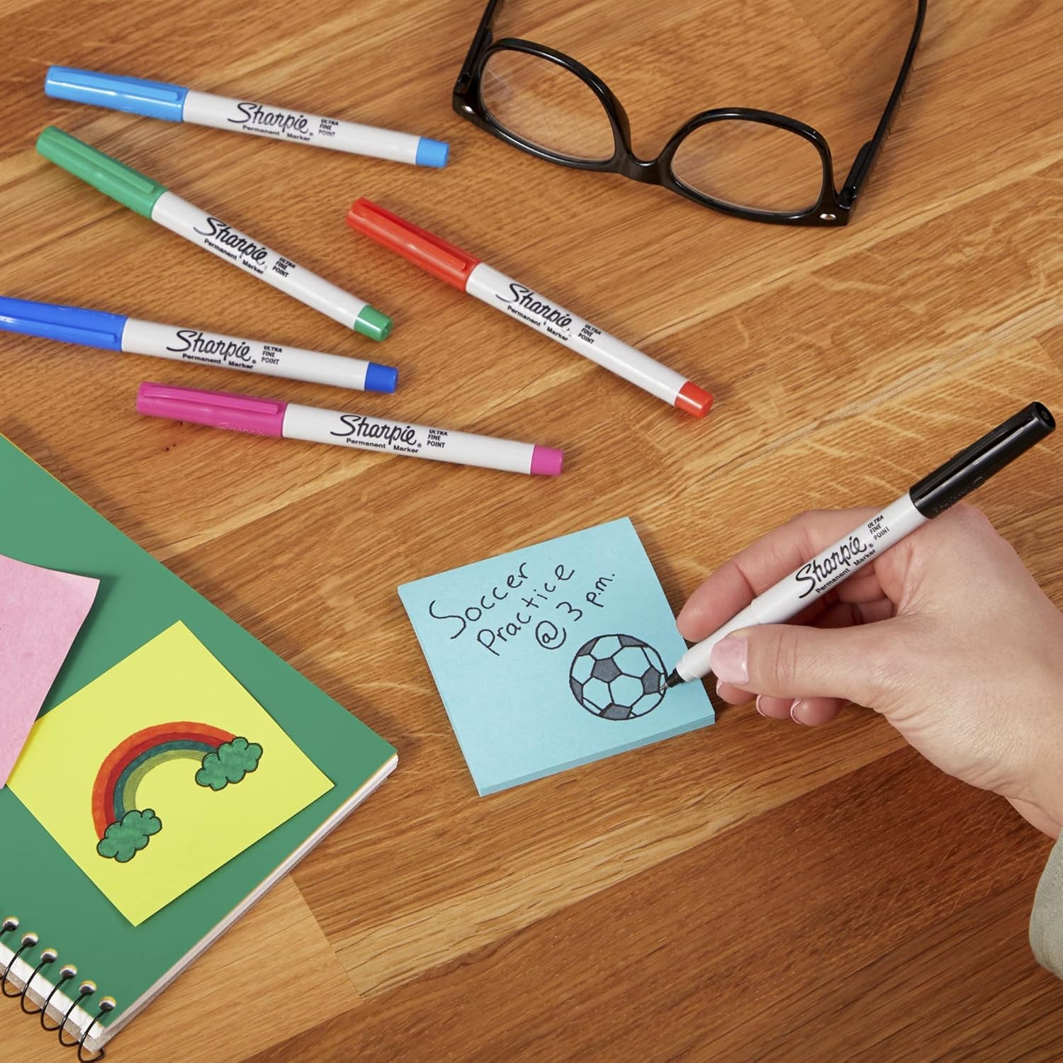 12 - Pack Permanent Markers - Quick - Drying, Vivid Ink, Ideal for All Surfaces